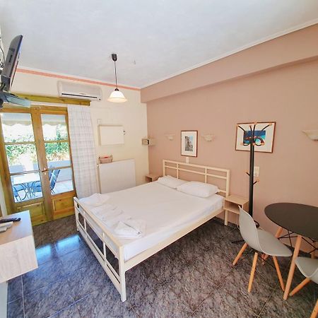 Alexaria Holidays Apartments Frínion Exterior photo