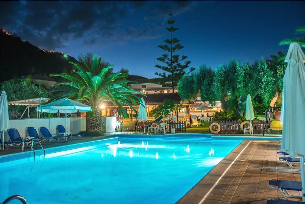 Alexaria Holidays Apartments Frínion Exterior photo